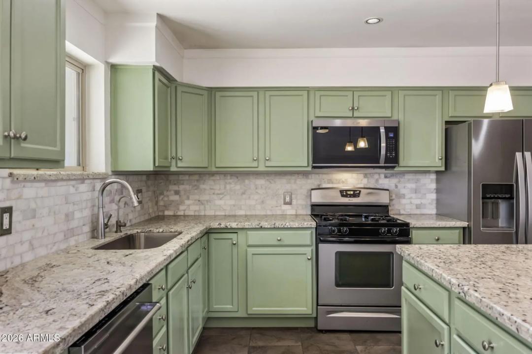 Real Estate Picture 5