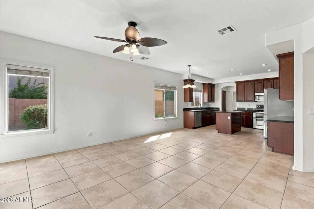 Real Estate Picture 13