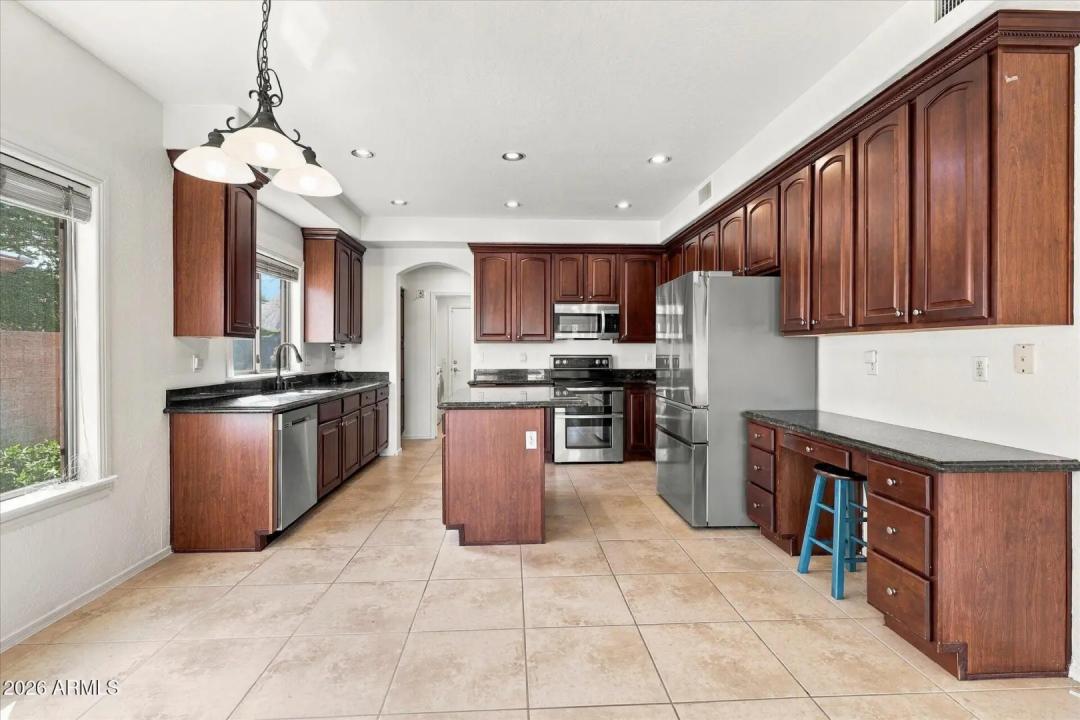 Real Estate Picture 16