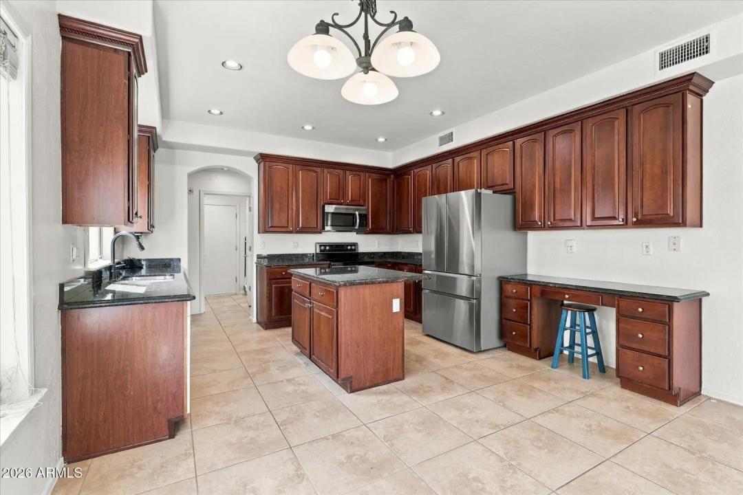 Real Estate Picture 18