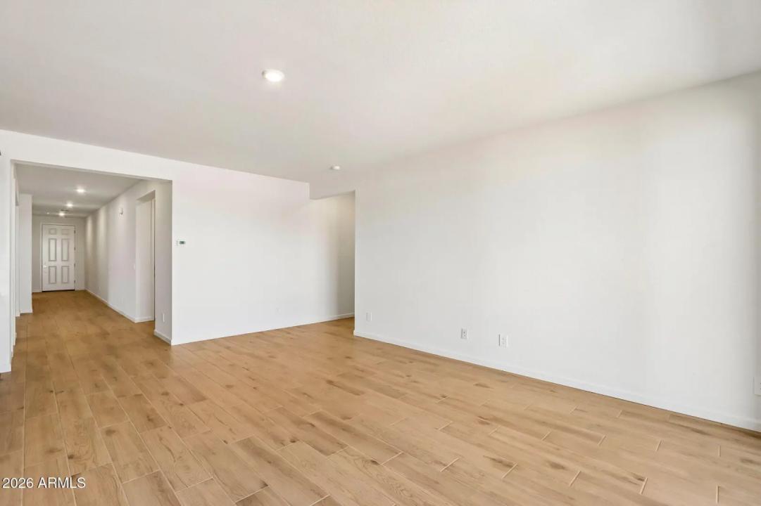 Real Estate Picture 7