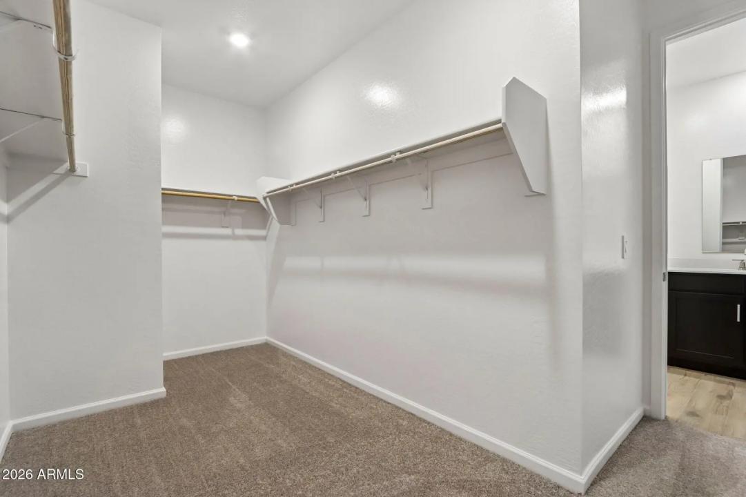 Real Estate Picture 8