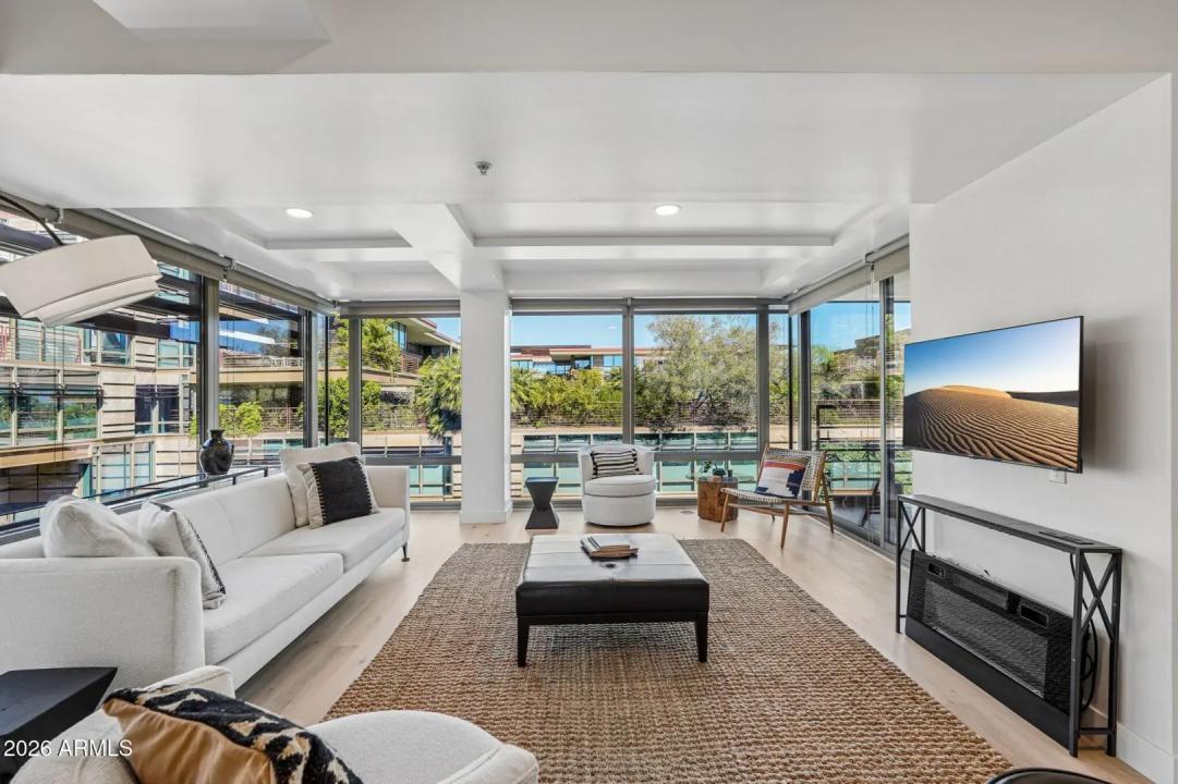 Real Estate Picture 5