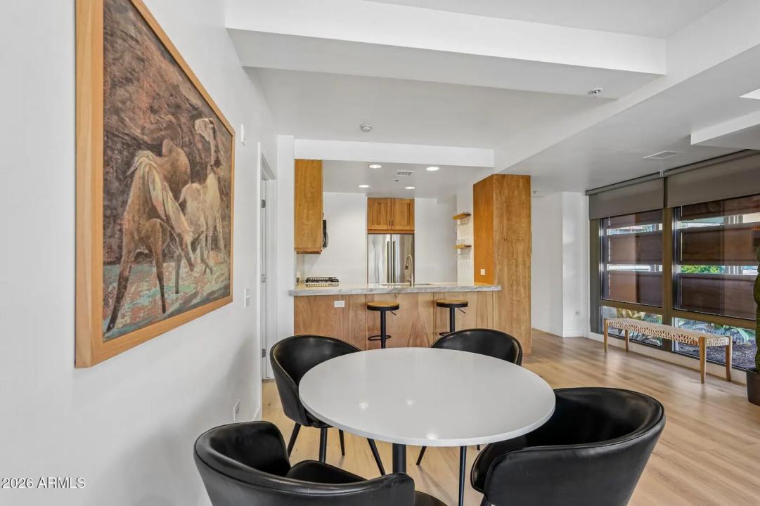 Real Estate Picture 6