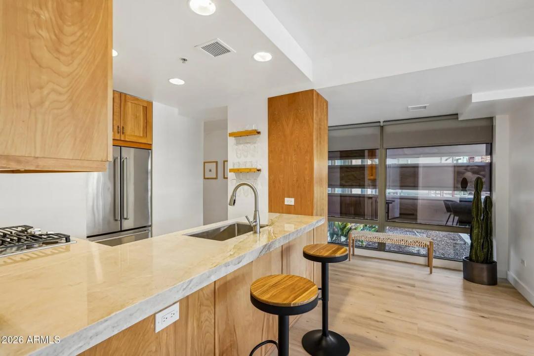 Real Estate Picture 8