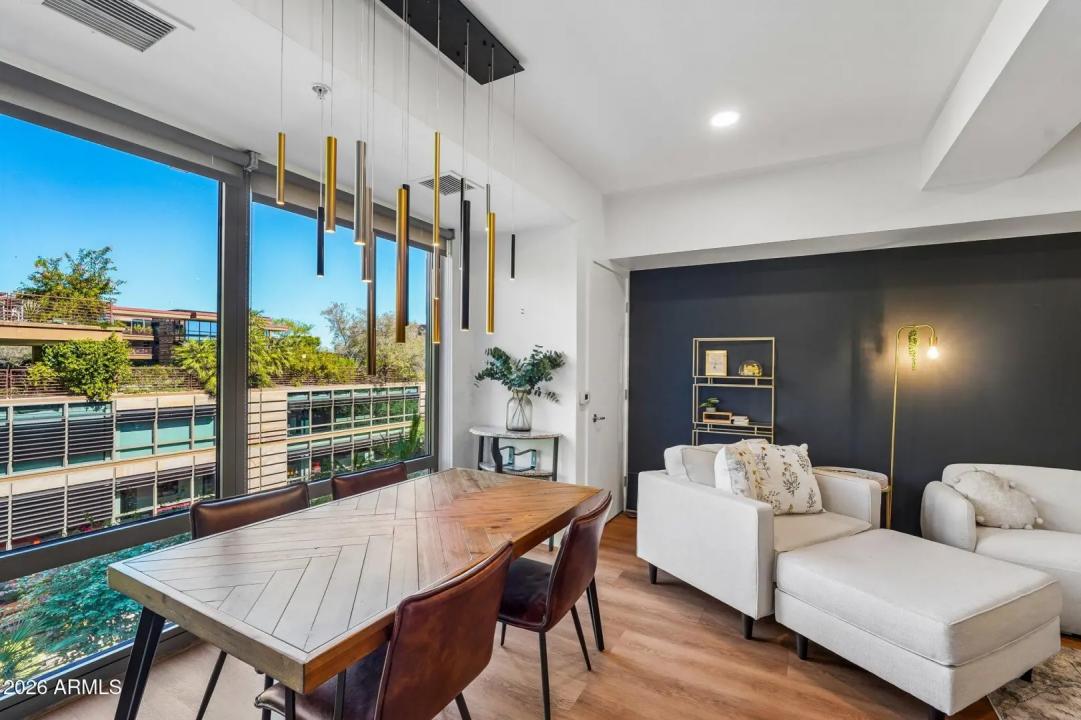 Real Estate Picture 5