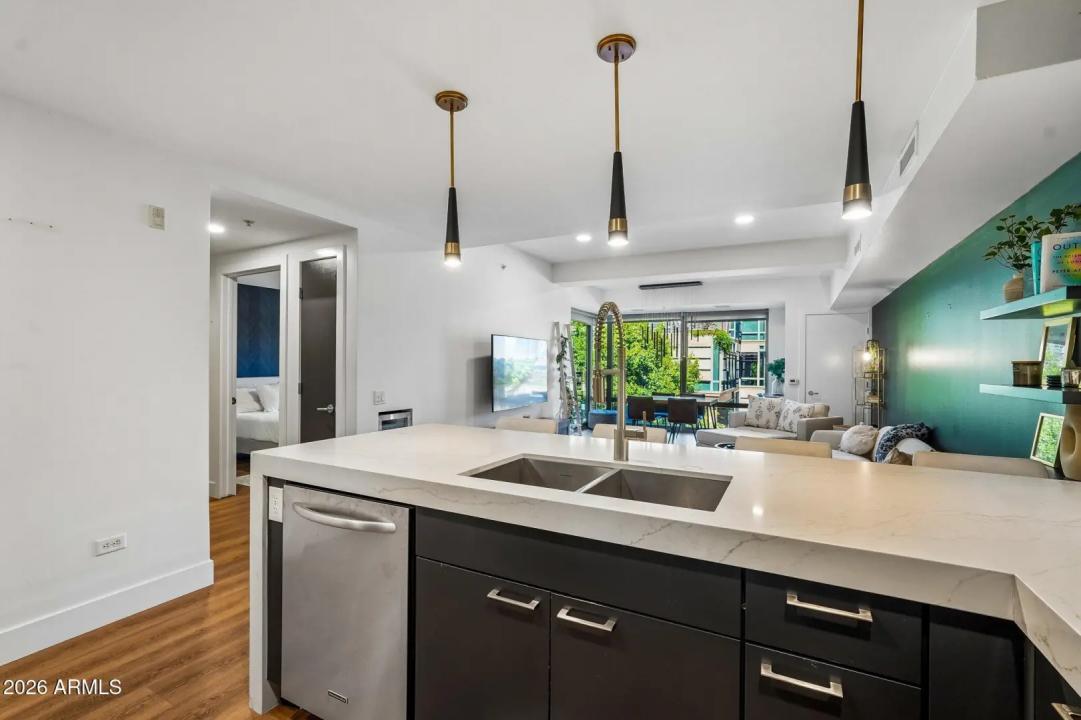 Real Estate Picture 8