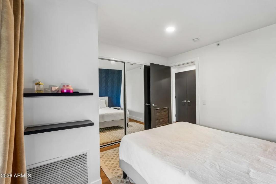 Real Estate Picture 20