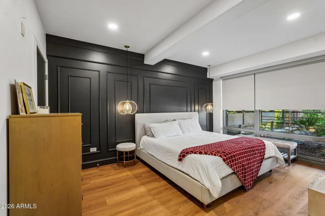 Real Estate Picture 13