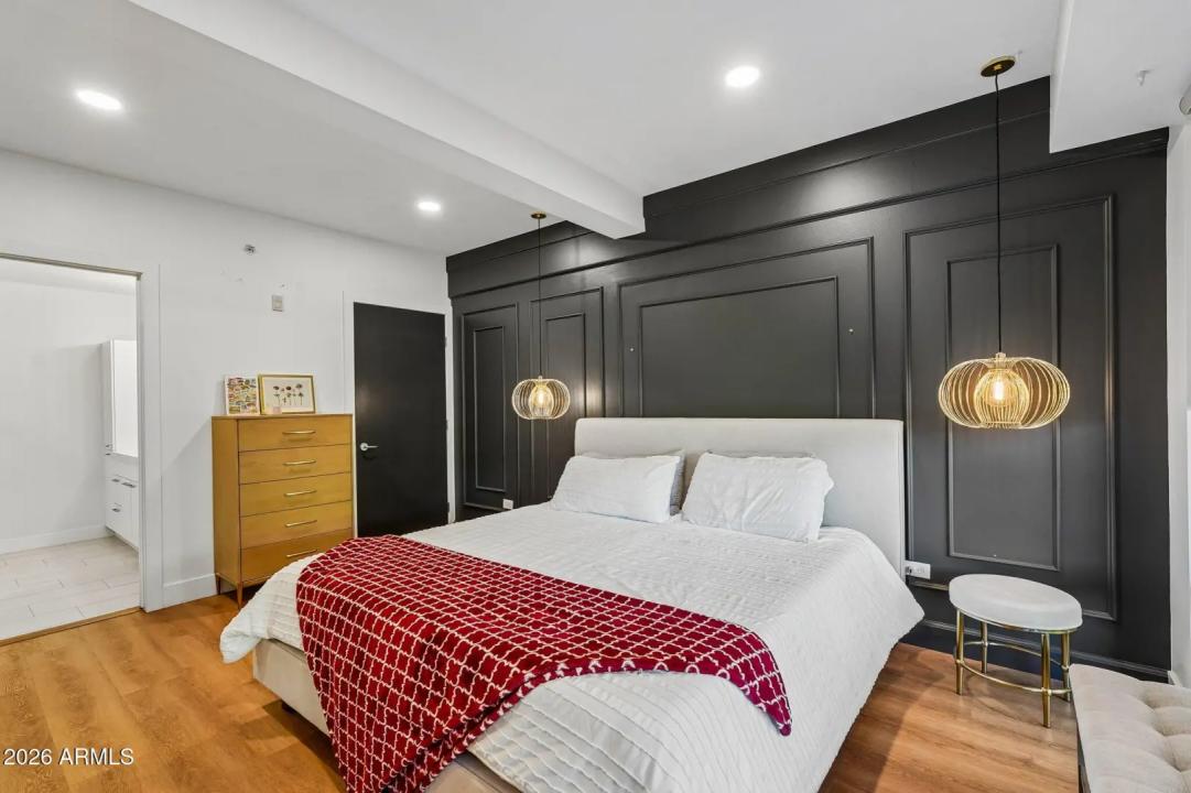 Real Estate Picture 15