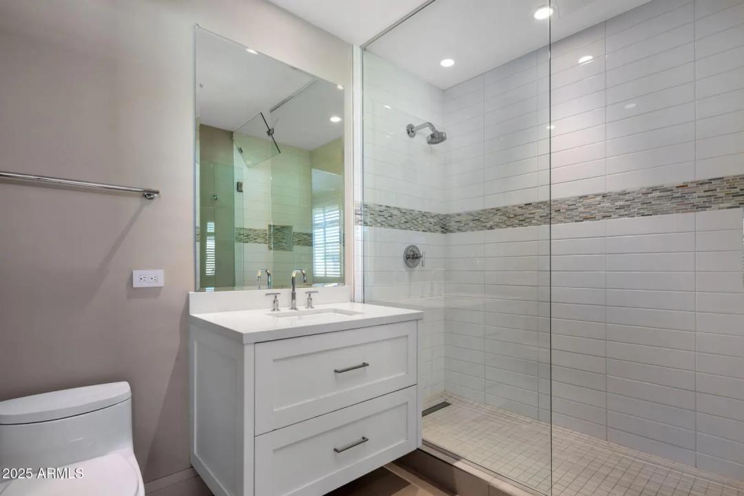 Real Estate Picture 19