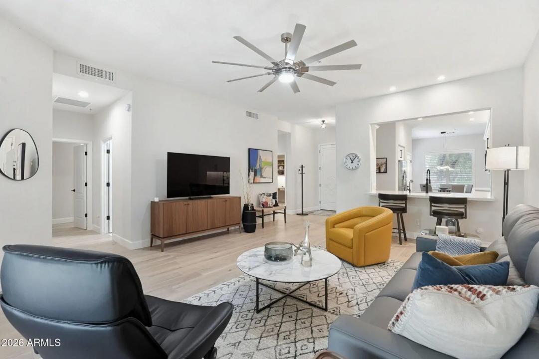 Real Estate Picture 17