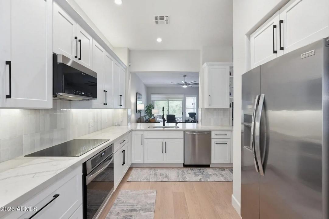 Real Estate Picture 9