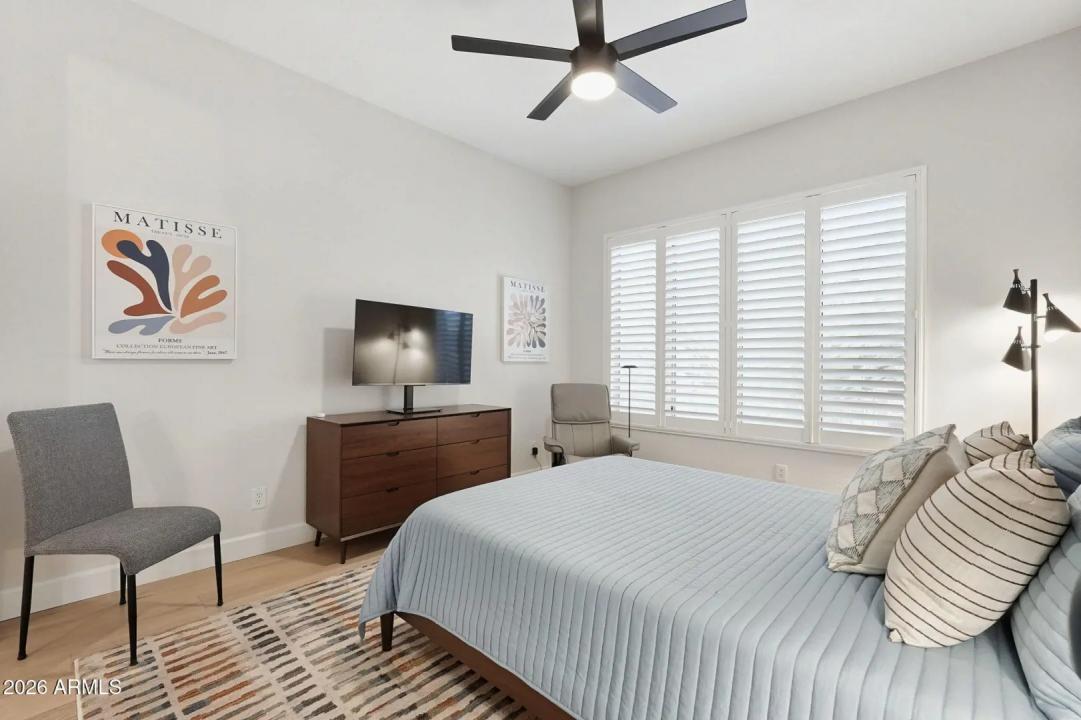 Real Estate Picture 20
