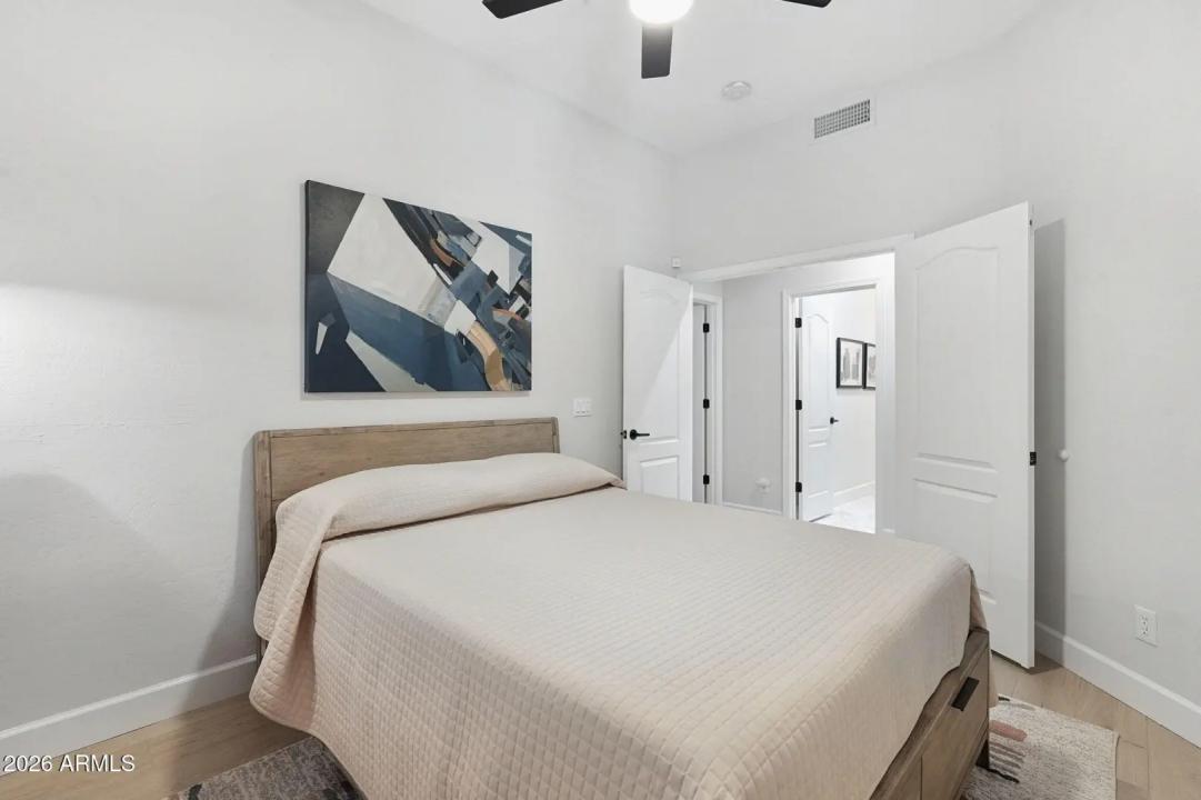 Real Estate Picture 25