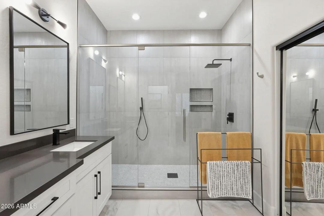 Real Estate Picture 23