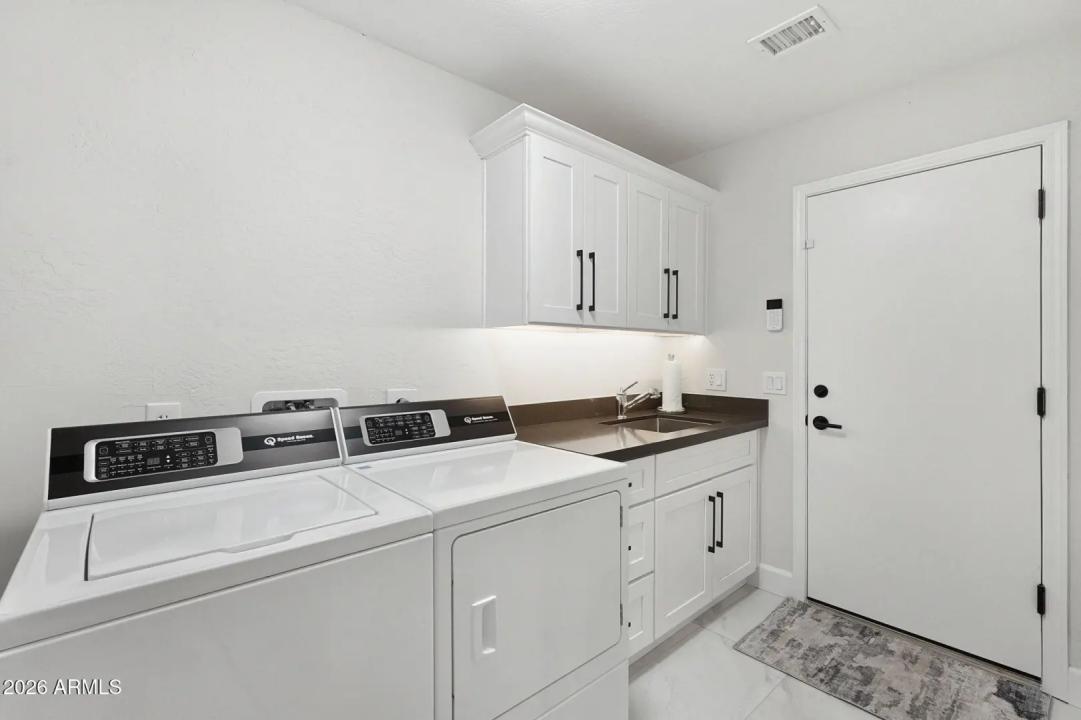 Real Estate Picture 33