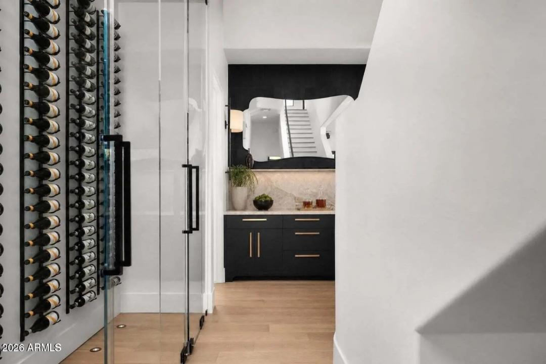 Real Estate Picture 14