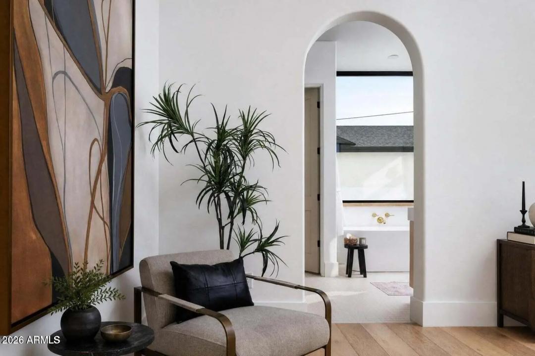 Real Estate Picture 16