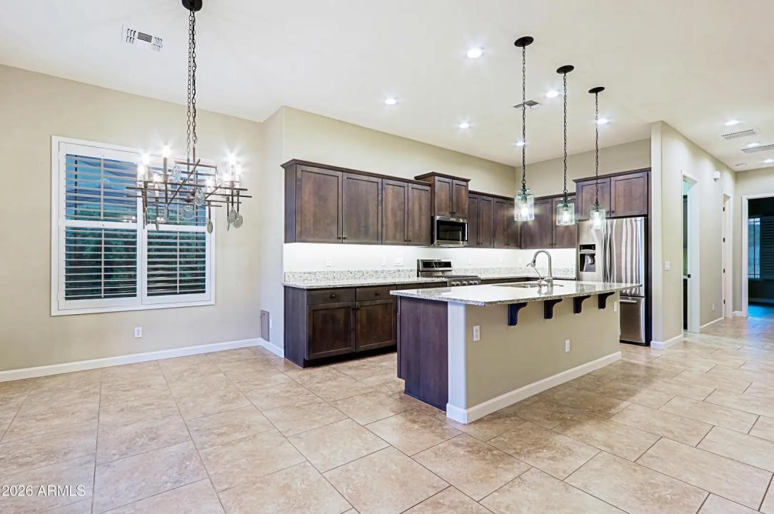 Real Estate Picture 17