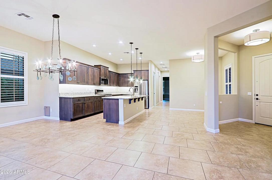 Real Estate Picture 18