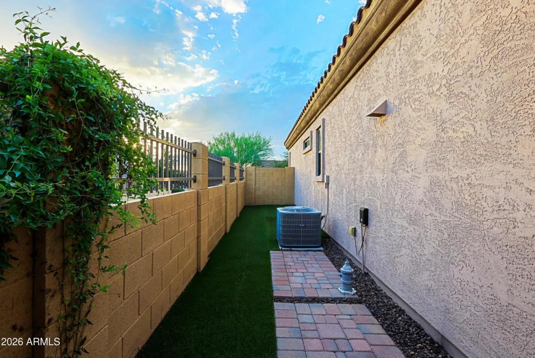 Real Estate Picture 74