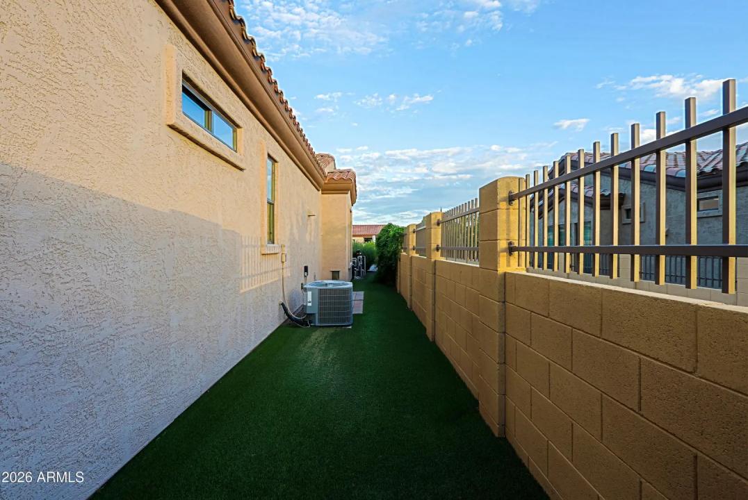 Real Estate Picture 75
