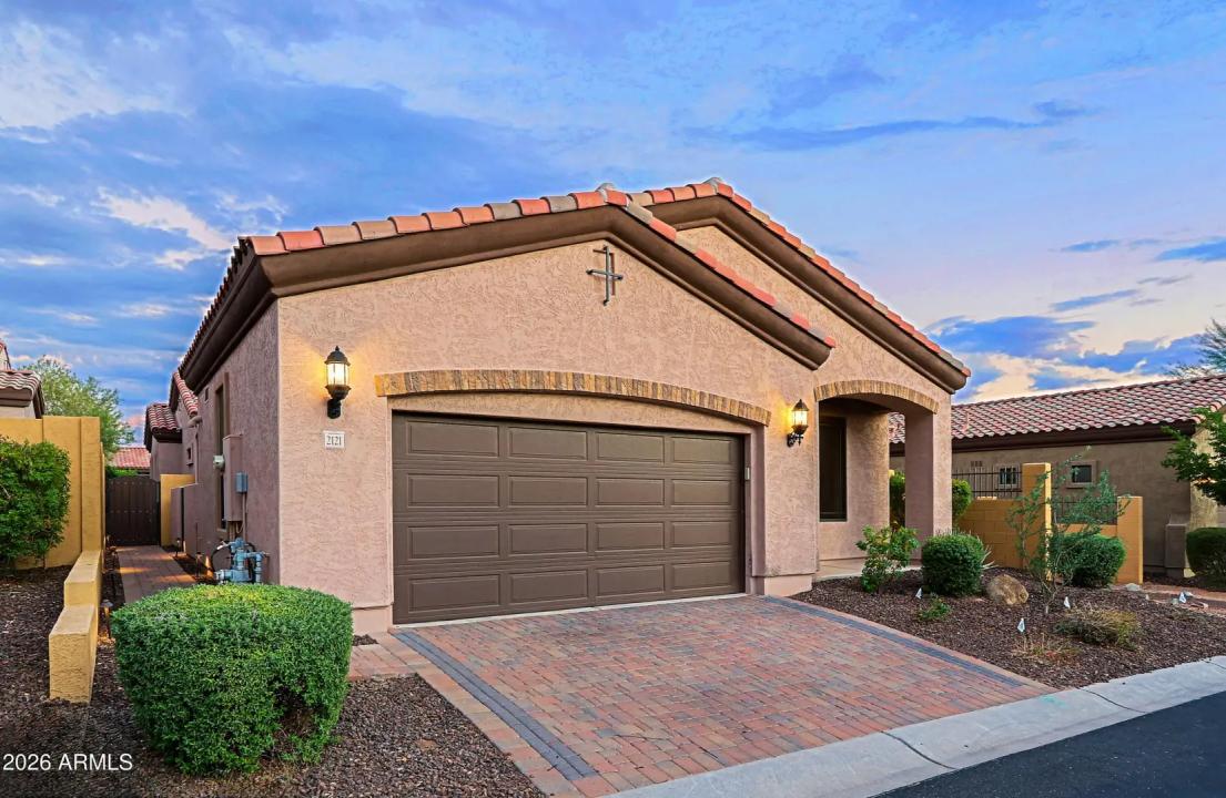 Real Estate Picture 4