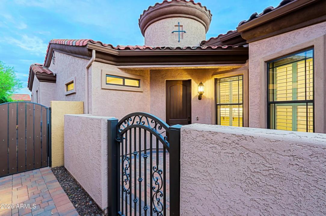 Real Estate Picture 5