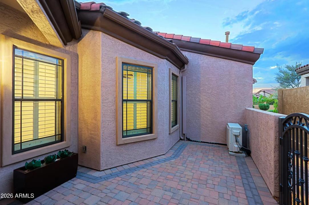 Real Estate Picture 7