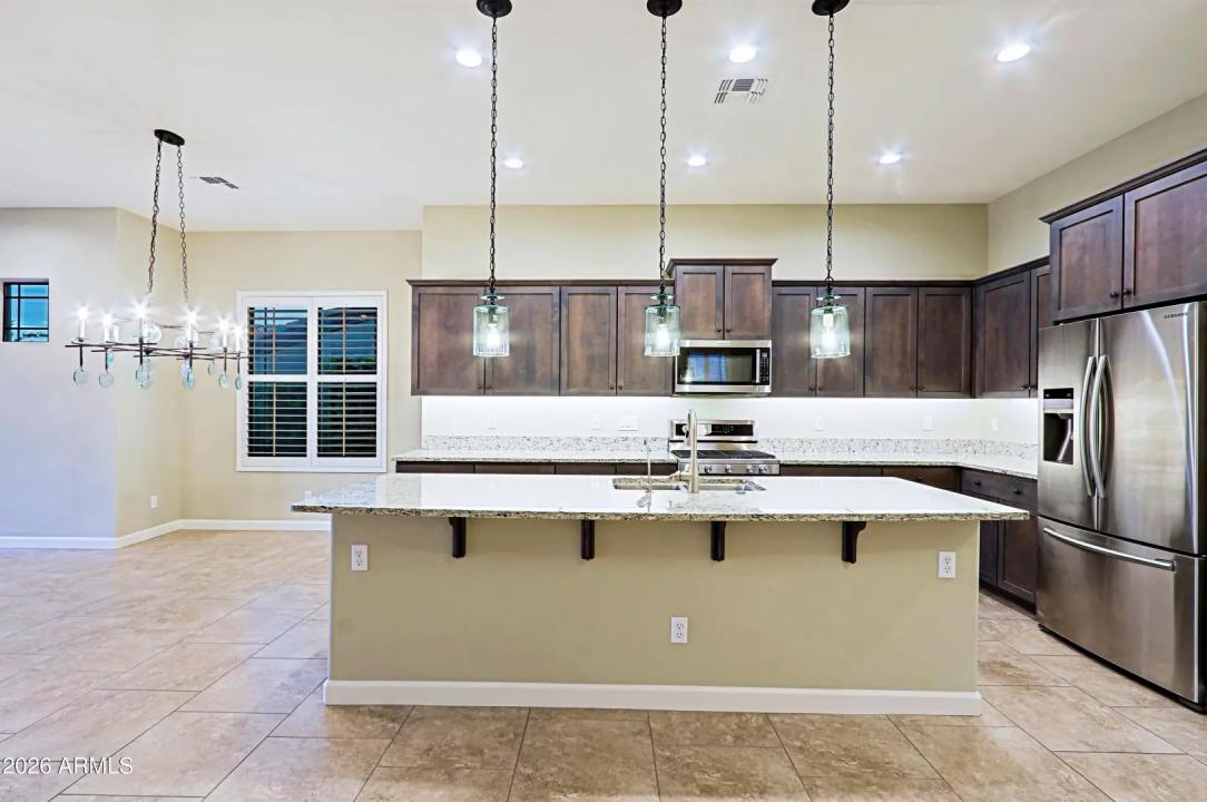 Real Estate Picture 8