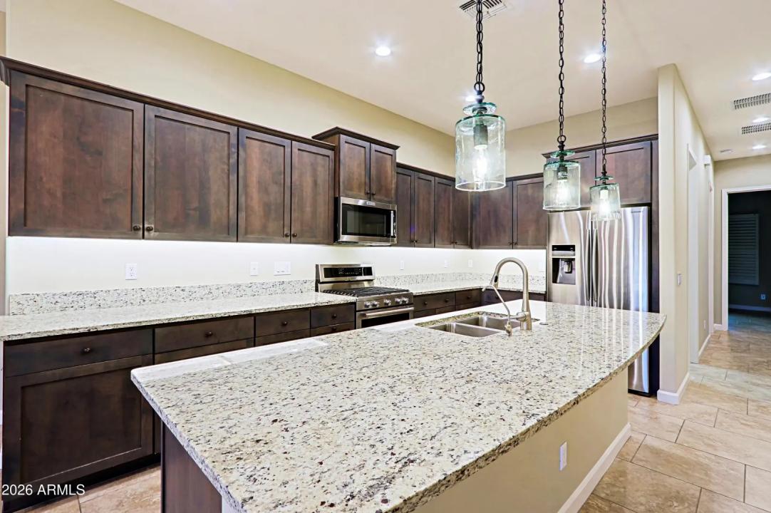 Real Estate Picture 10