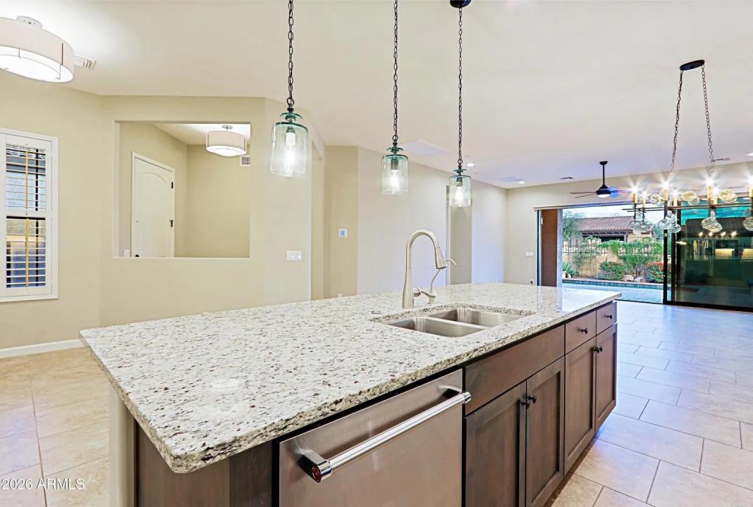 Real Estate Picture 11