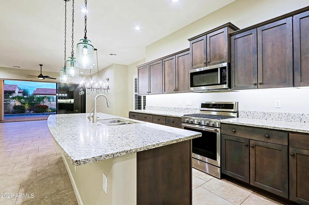 Real Estate Picture 9