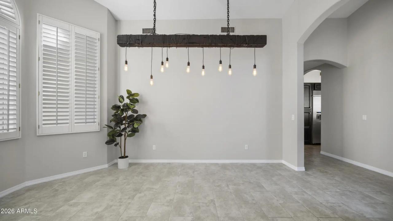Real Estate Picture 14