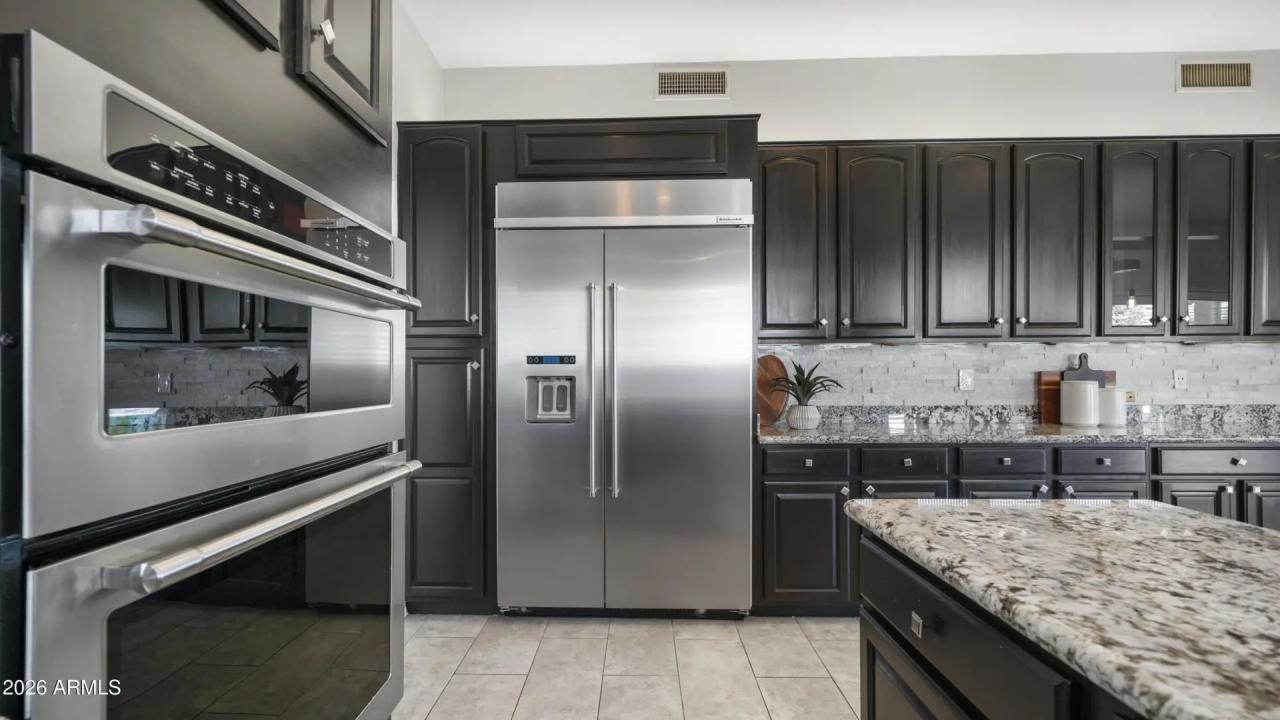 Real Estate Picture 18