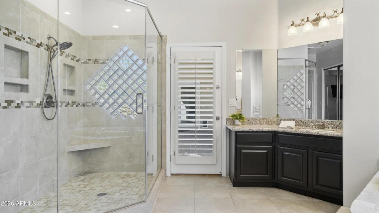 Real Estate Picture 32