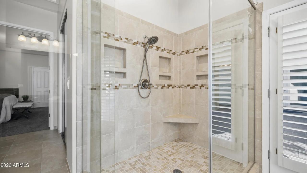 Real Estate Picture 33