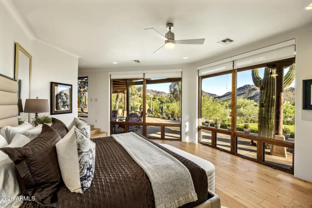 Real Estate Picture 4