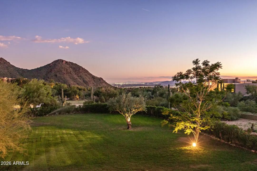 Real Estate Picture 3
