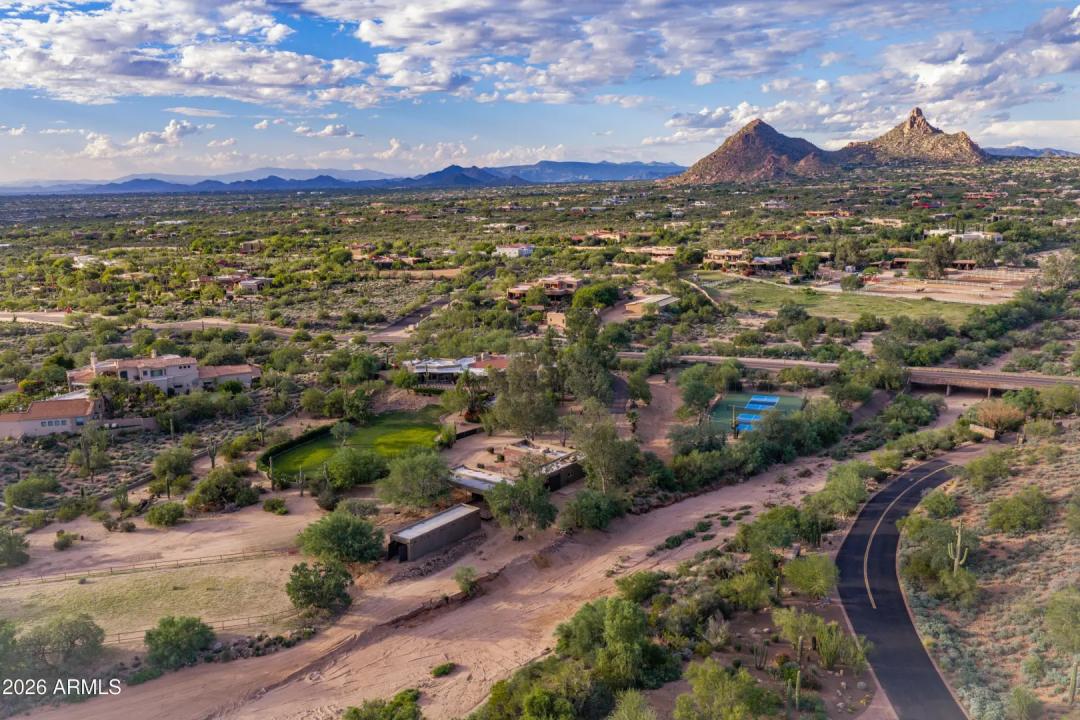 Real Estate Picture 12