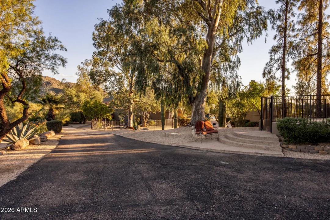 Real Estate Picture 16