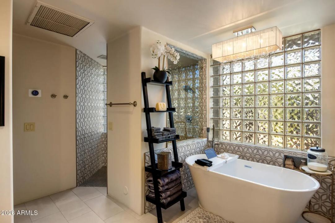 Real Estate Picture 42