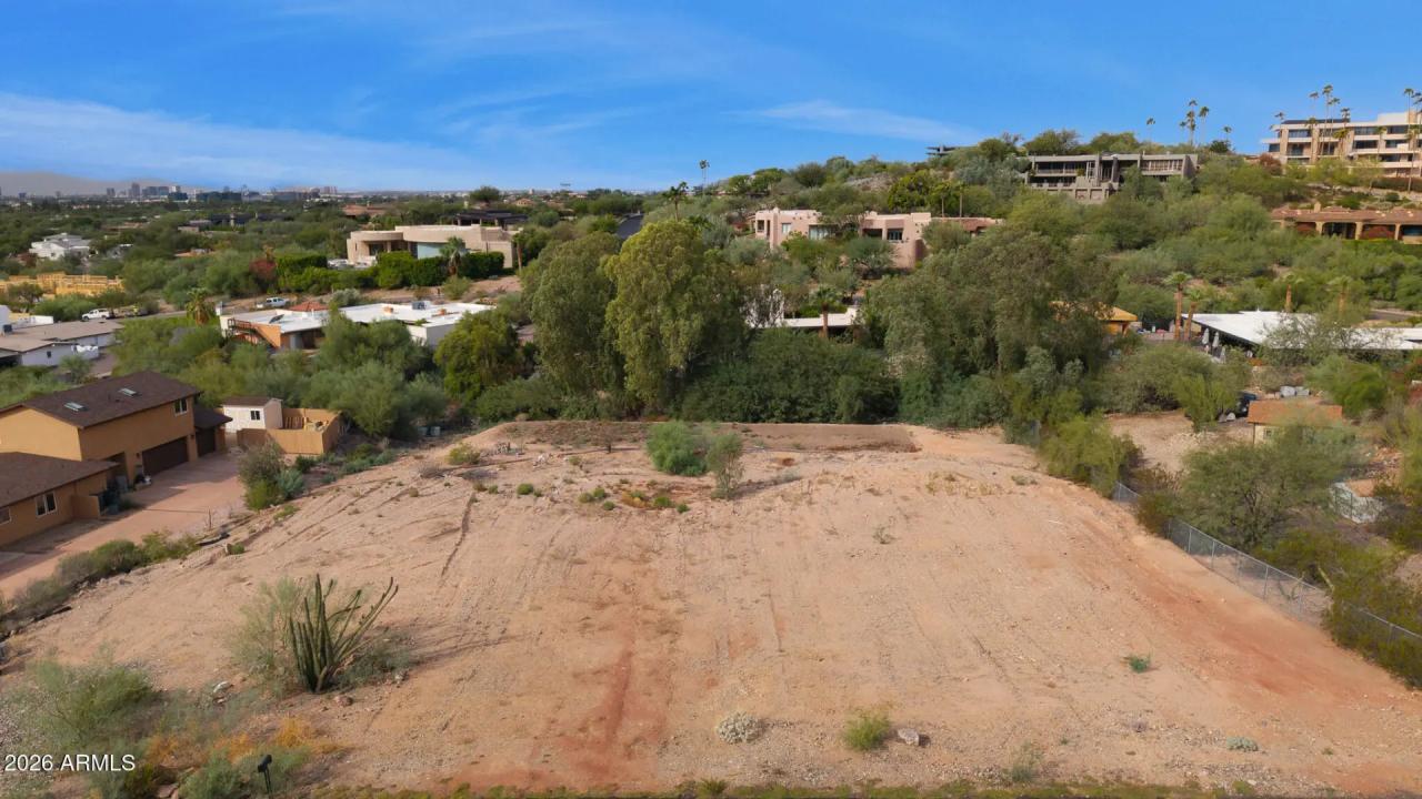 Real Estate Picture 4