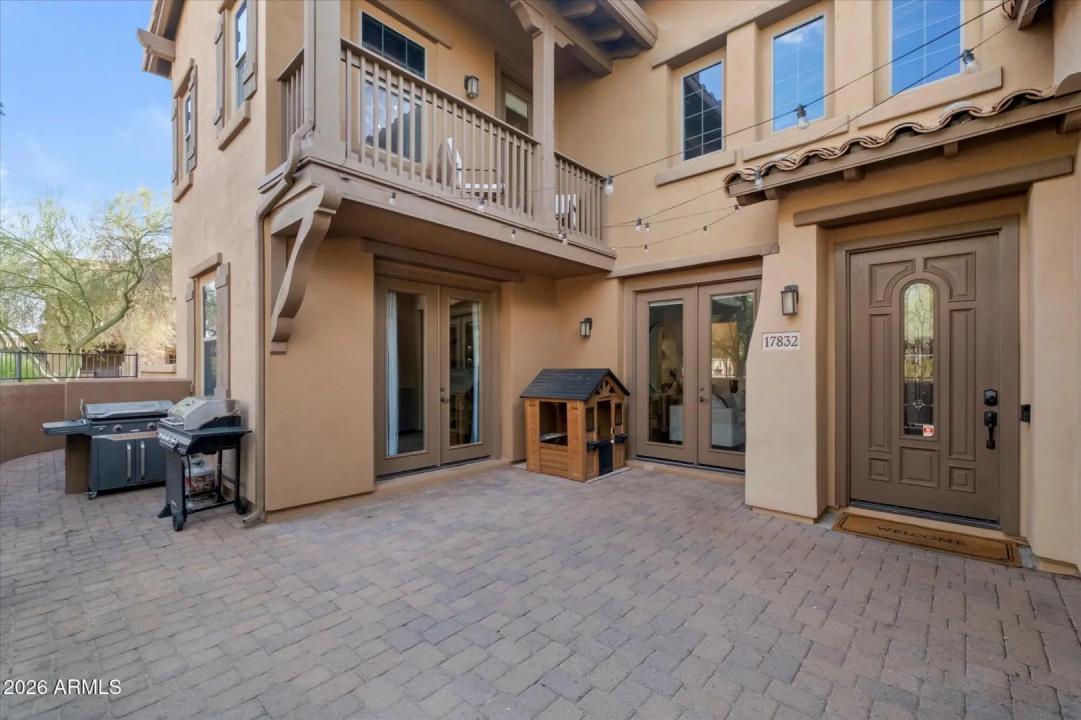Real Estate Picture 3