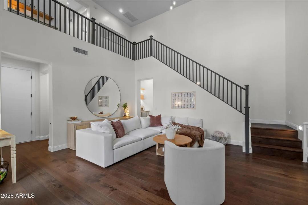 Real Estate Picture 5