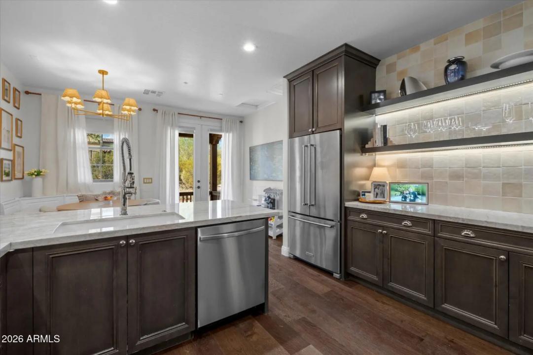 Real Estate Picture 8