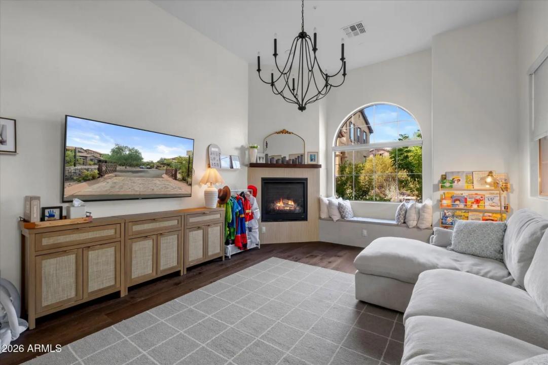 Real Estate Picture 13