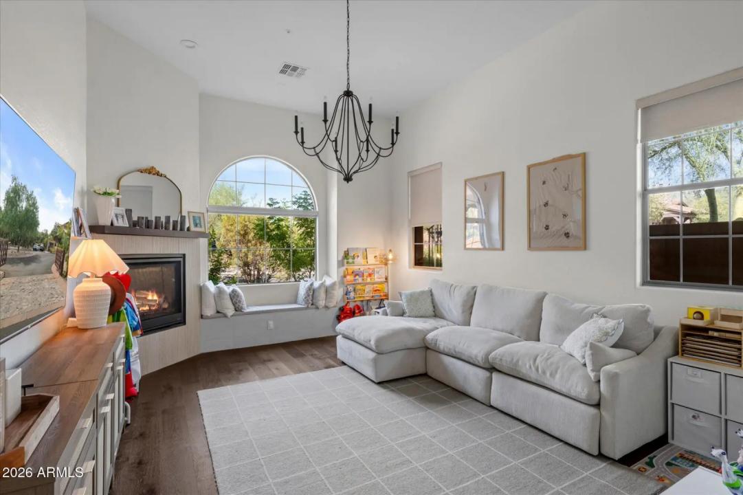 Real Estate Picture 12