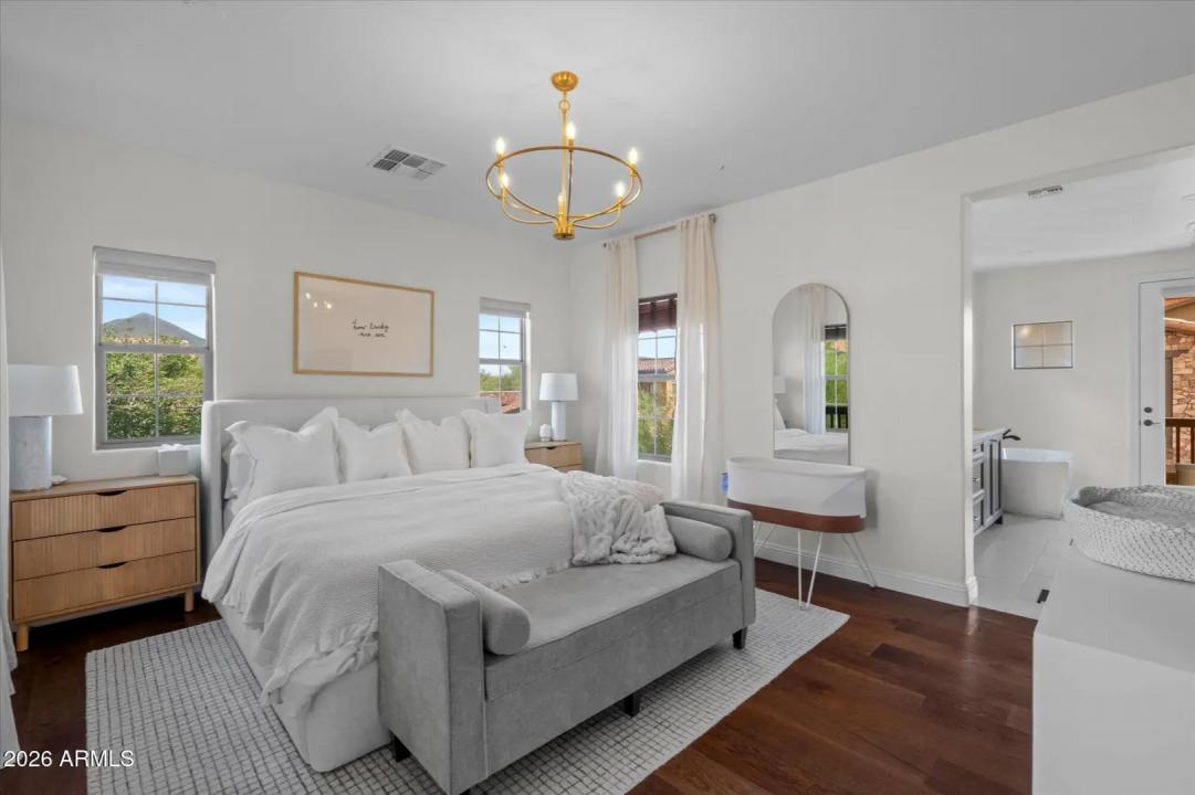 Real Estate Picture 14